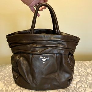 PRADA - Nappa Frills Tote in Marrone